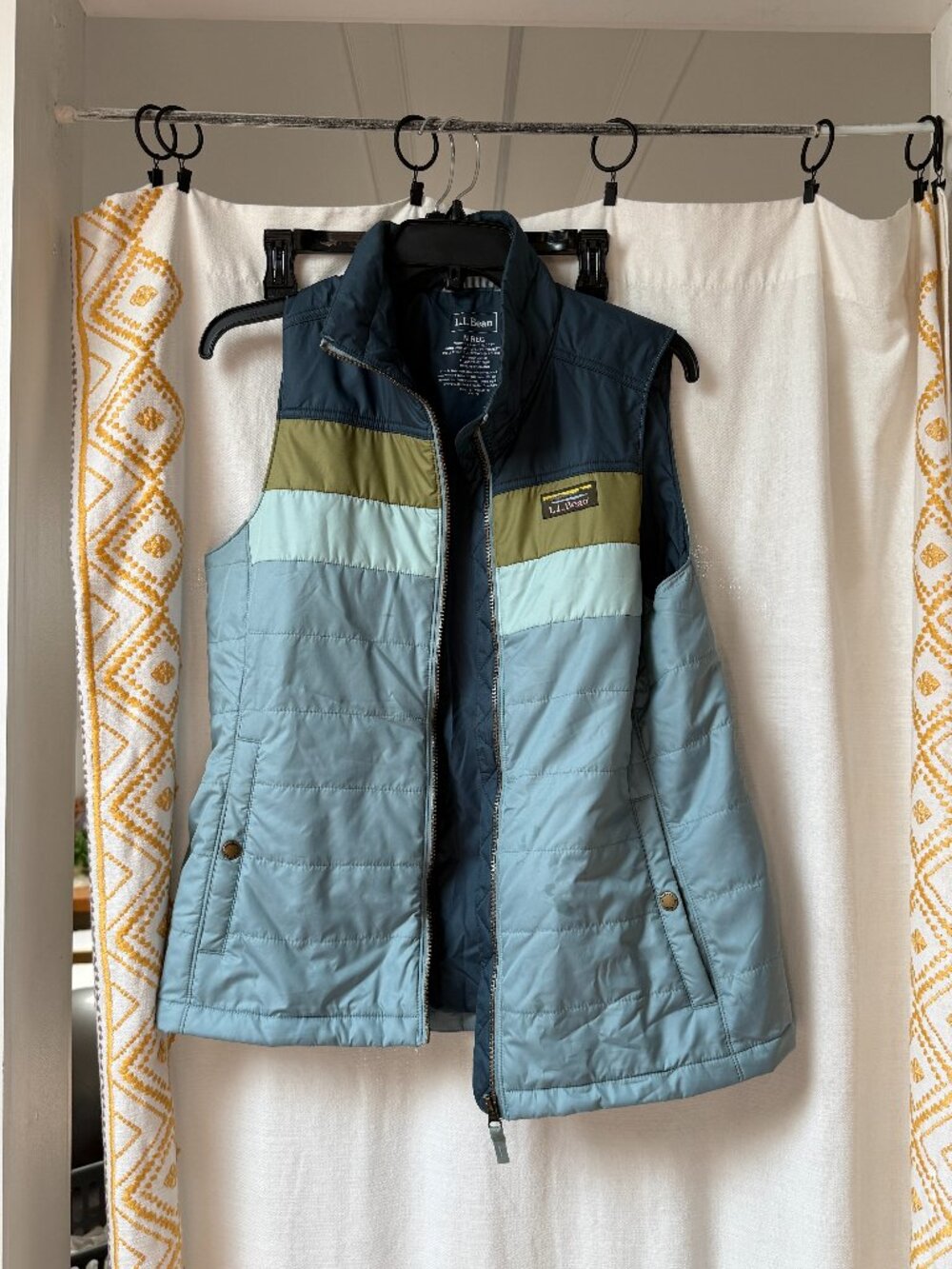 Women's Mountain Classic Puffer Vest, Colorblock